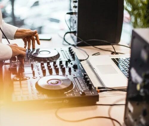 set dj Business