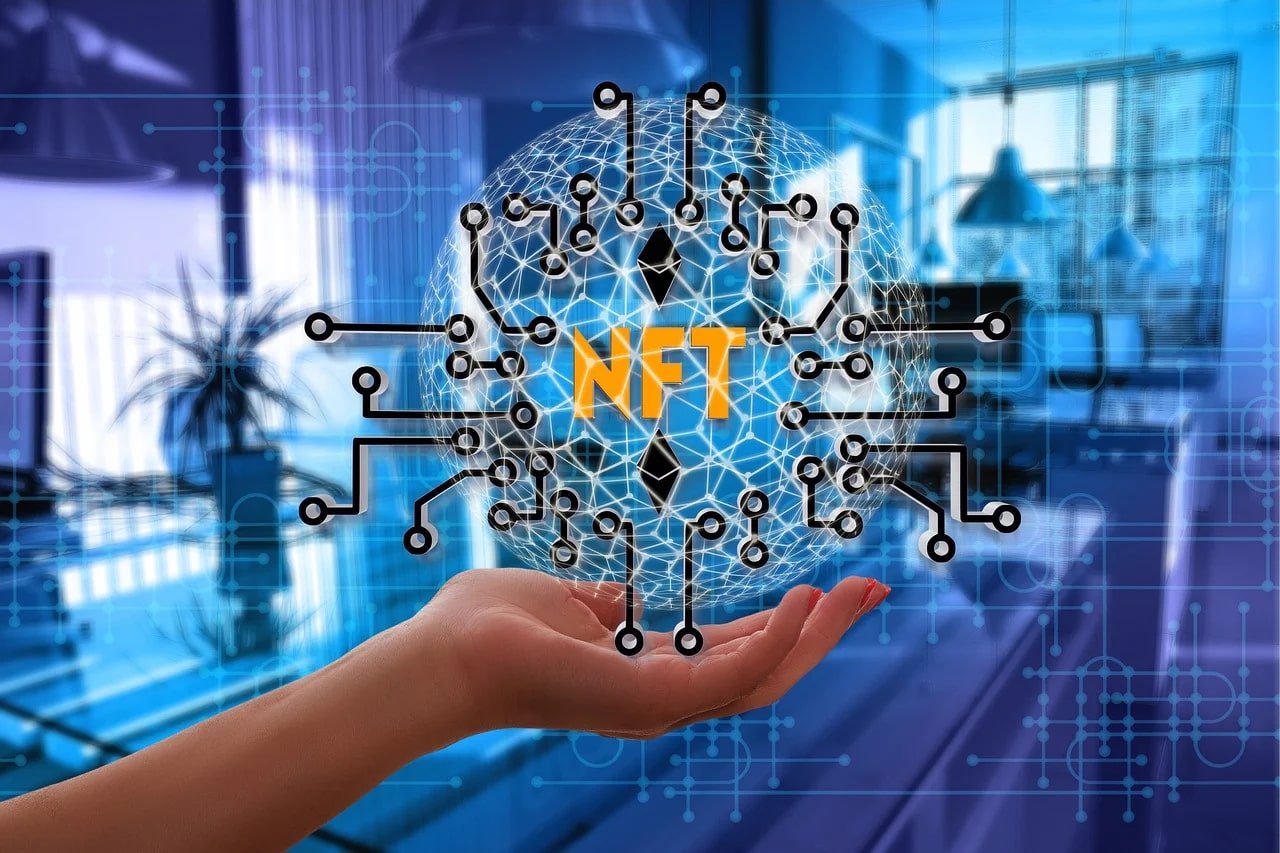 The Challenges and Opportunities of the NFT Art Market 16 NFT..