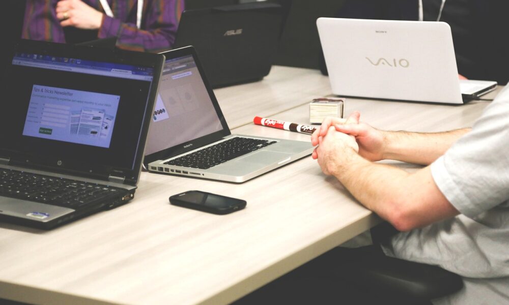 laptops, meeting, businessmen
