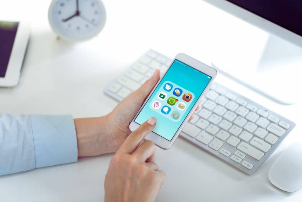 10 Best Phone Monitoring Apps for Android & iPhone in 2023