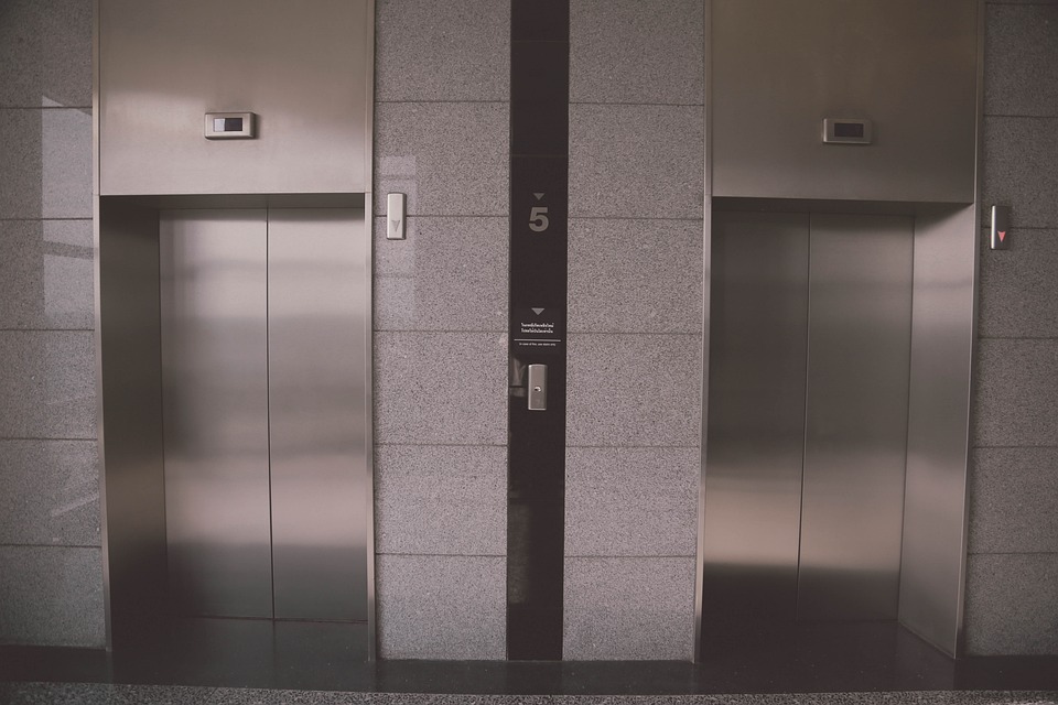 Lift Maintenance Made Simple: Travelator and Elevator Upkeep in the UAE 16 Elevator