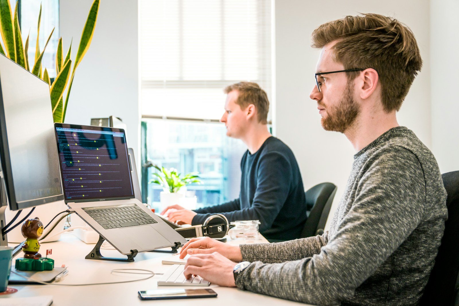 The Future of Enterprise Connectivity: How 5G is Transforming Business Broadband in 2025 16 Enterprise Connectivity