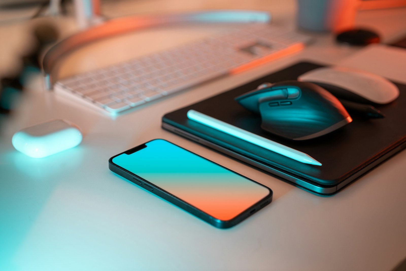 Exploring the Features of g15tools com Gadget 16 a laptop, mouse, and cell phone on a desk