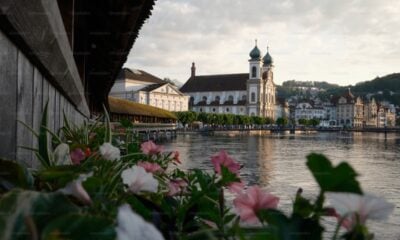 premium photo 1689805984429 85027a8051e3