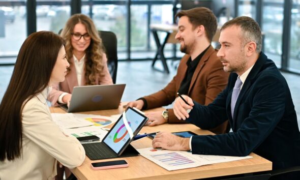 agencia de marketing digital con experiencia multisectorial