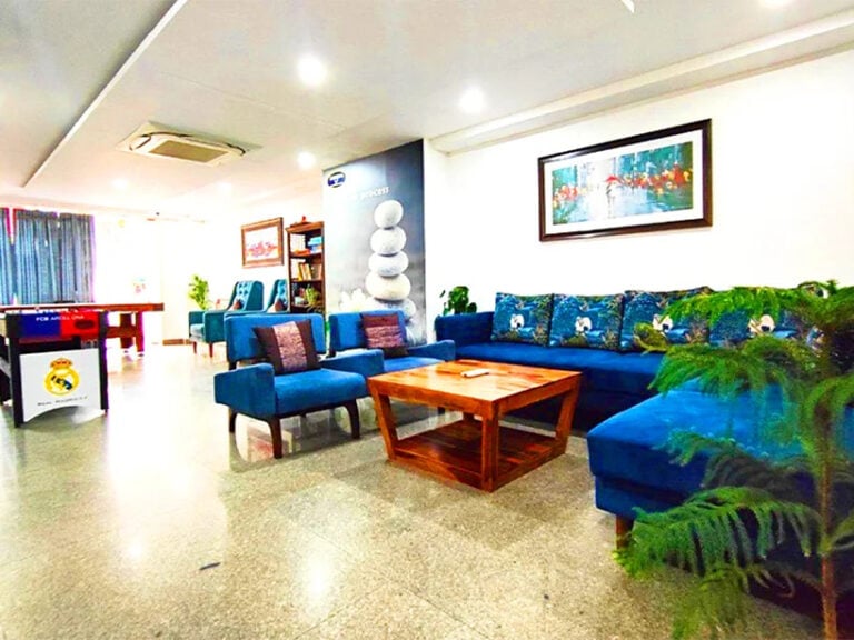 athena common sitting area 768x576
